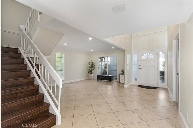 Building Photo - 2 Meadowsweet Way
