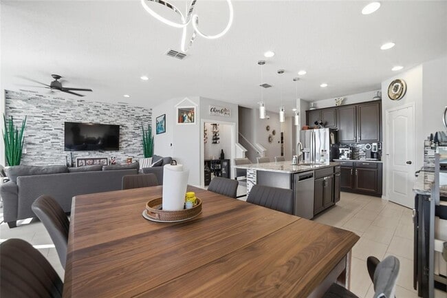 Building Photo - 1461 Clear Brook Pl