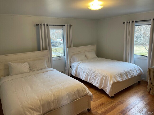 Building Photo - 11120 Main Rd