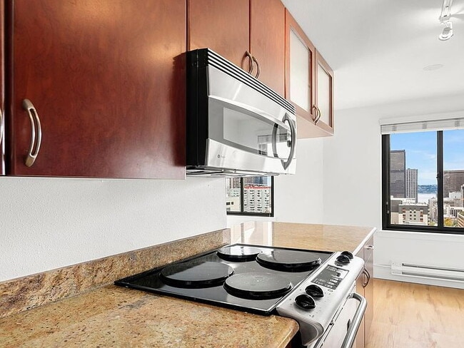 Building Photo - 1105 Spring St