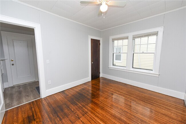 Building Photo - 200 Elmdorf Ave