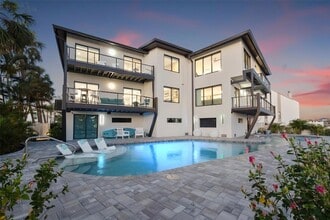 Building Photo - 12400 Capri Cir N