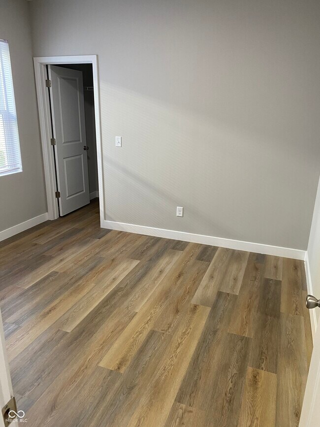 Building Photo - 931 N Beville Ave