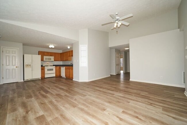 Building Photo - Brownsburg Schools and a Fenced Backyard!!