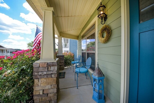 Building Photo - 3 Bedroom Beautiful Cleveland Home!