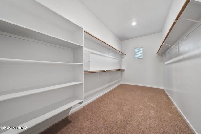 Building Photo - 10623 N Iron Peak Dr