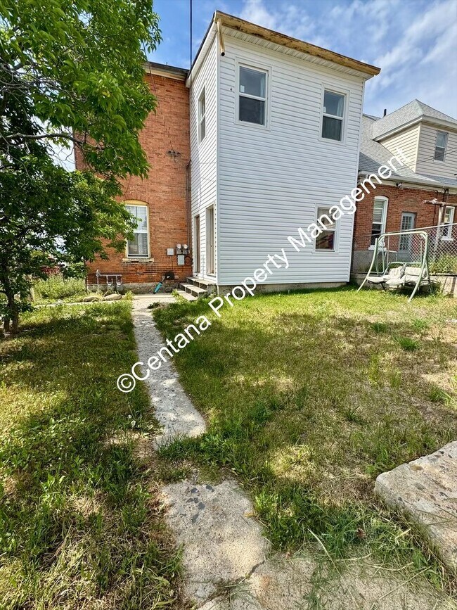 Building Photo - 909-911 Antimony
