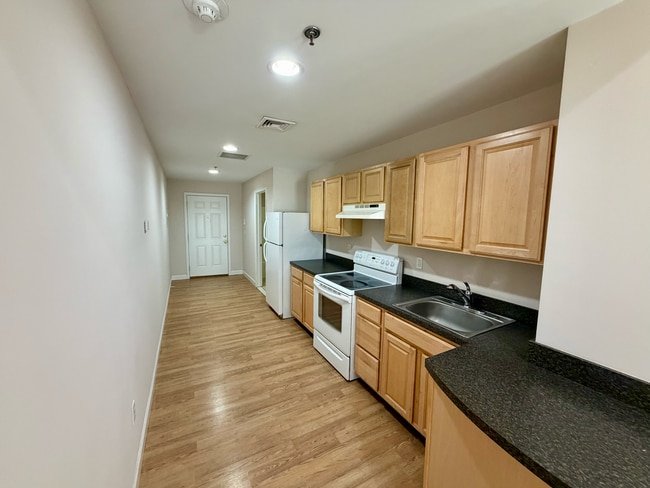 Building Photo - Adams Ave.