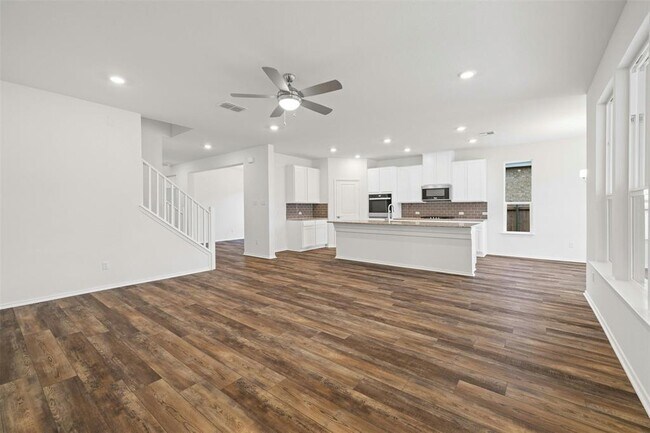 Building Photo - 3643 Sorriso Ln