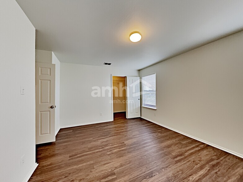 Building Photo - 7322 Blazar Way