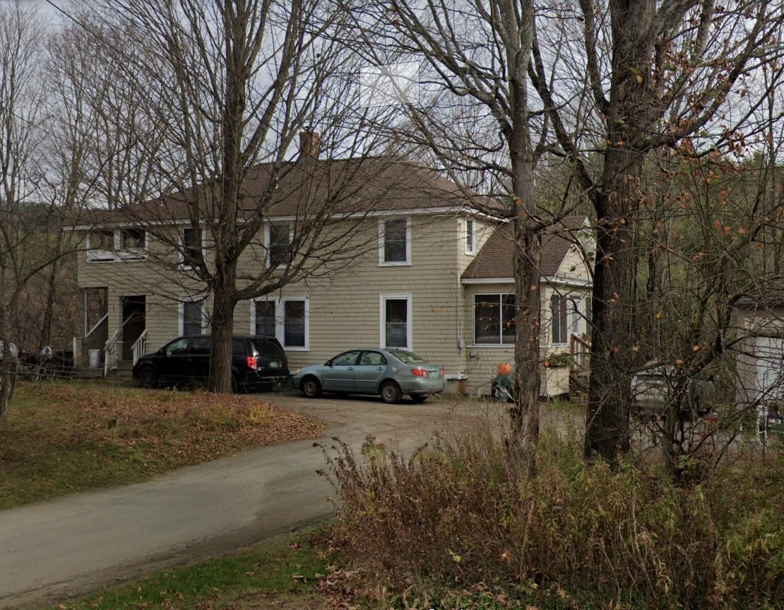 Building Photo - 27 Orient St