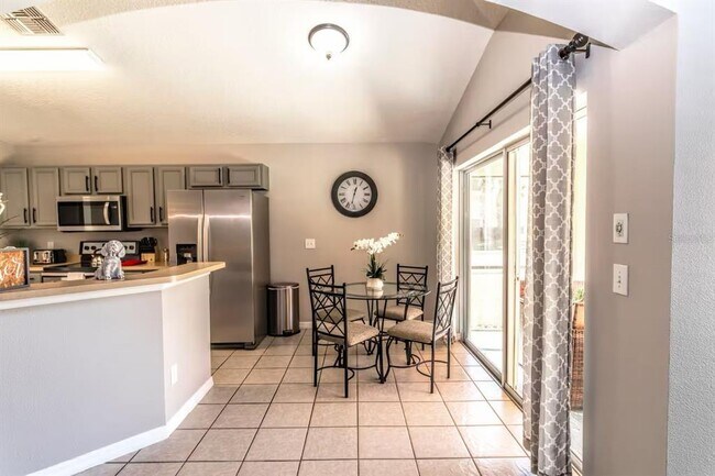 Building Photo - 251 Hypolita Ave