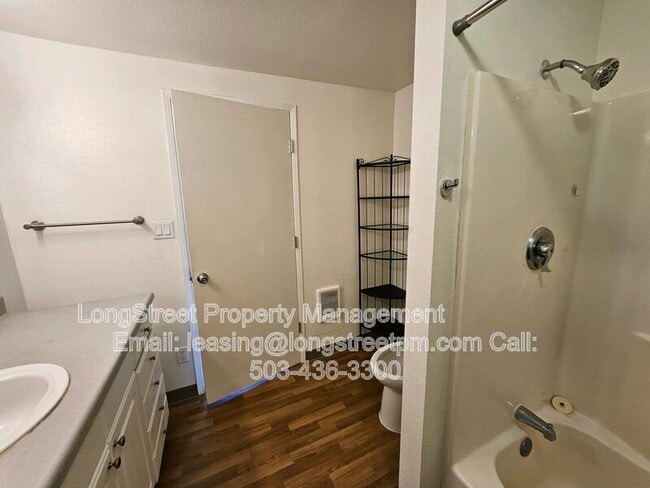 Building Photo - 4553 NE 105th Ave