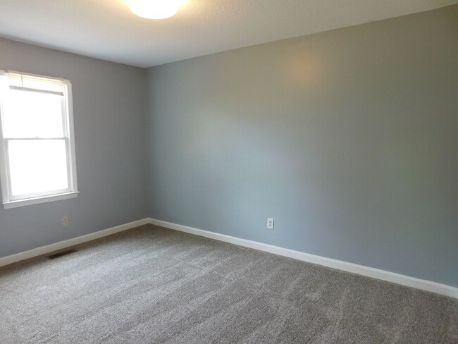 Building Photo - 1104 Karen Dr