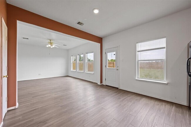 Building Photo - 1106 Vernage Rd