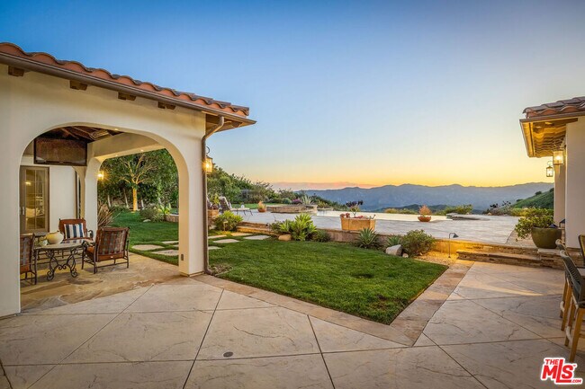 Building Photo - 25420 Prado De Azul
