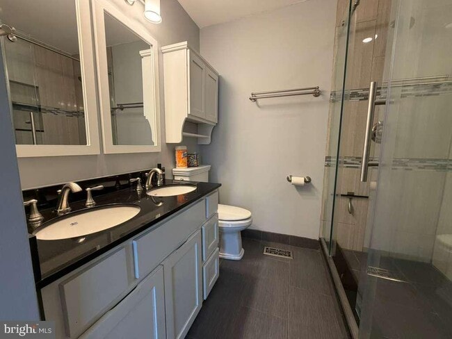 Building Photo - 10354 College Square