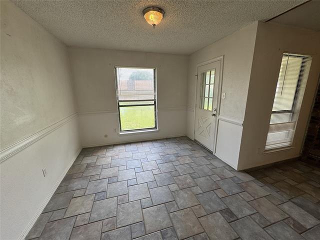 Building Photo - 2122 Rainwood Ct