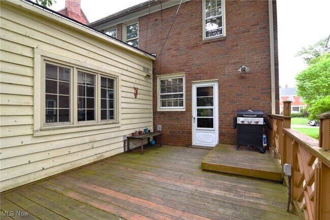 Building Photo - 2408 Eardley Rd