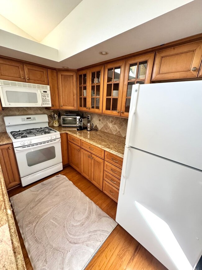 Building Photo - Quiet cul-de-sac Ondulando home with attached ADU included!!