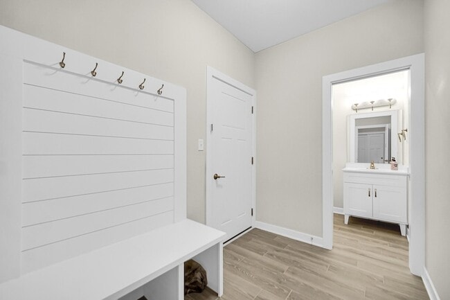 Building Photo - 2111 Easton Park Dr