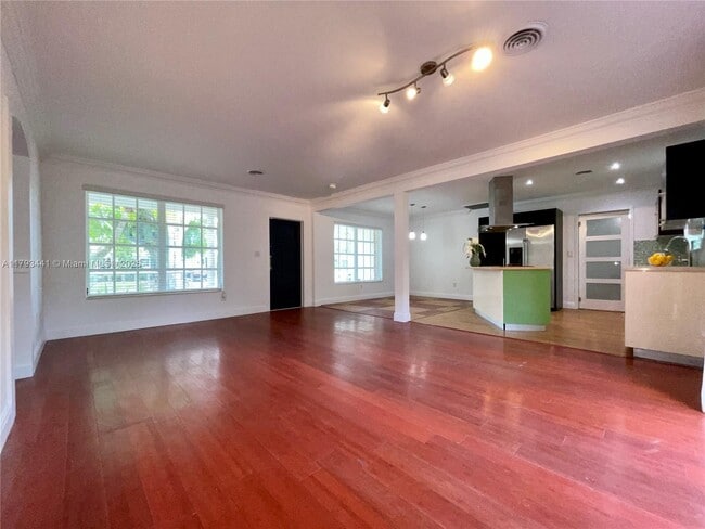 Building Photo - 401 Savona Ave