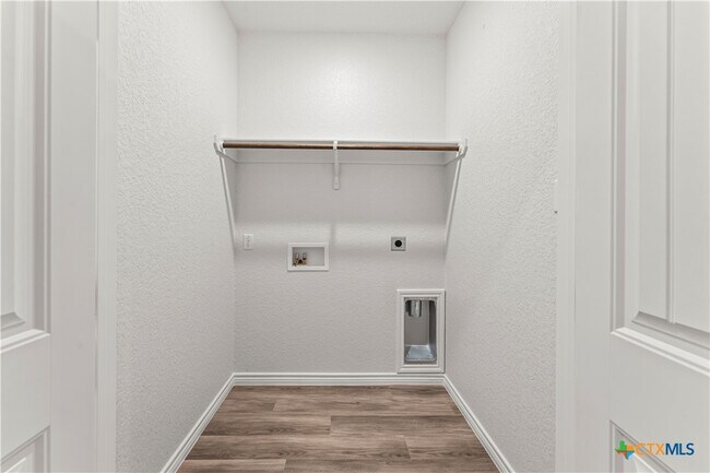 Building Photo - 1110 Zora Dr