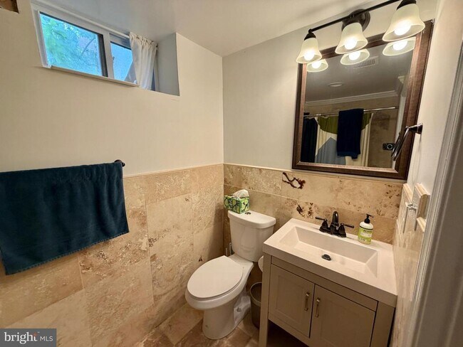 Building Photo - 7538 Morningside Dr NW