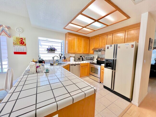 Building Photo - 6193 Potrero Dr