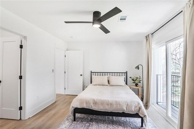 Building Photo - 1210 Cleburne Ave NE