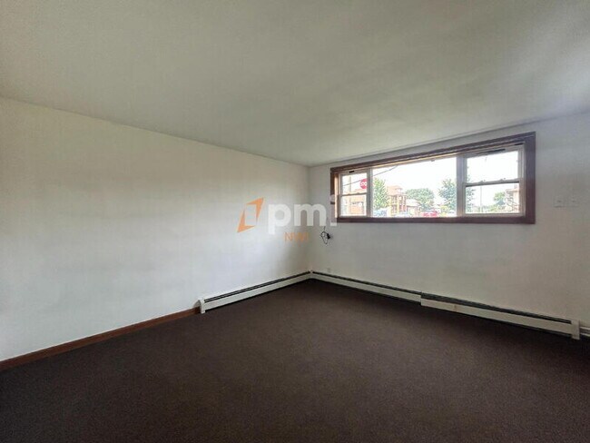 Building Photo - 1319 W 151st St