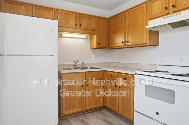 Building Photo - 1208 Coreland Dr