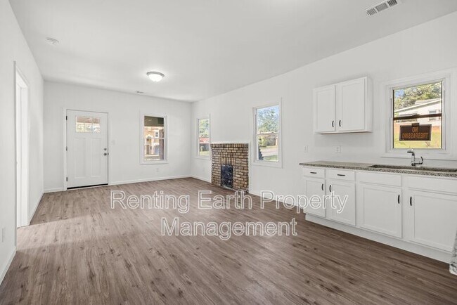 Building Photo - 3017 Pike Rd