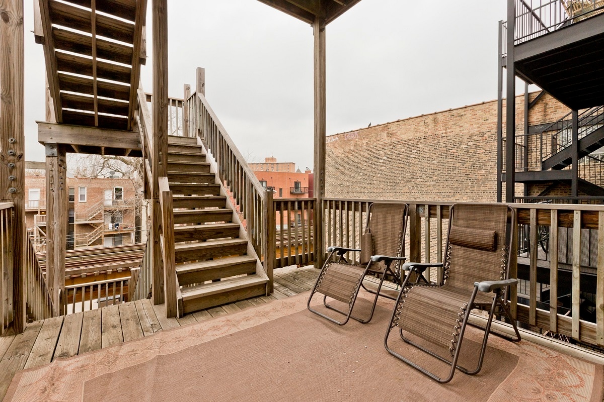 Building Photo - 1470 N Milwaukee Ave