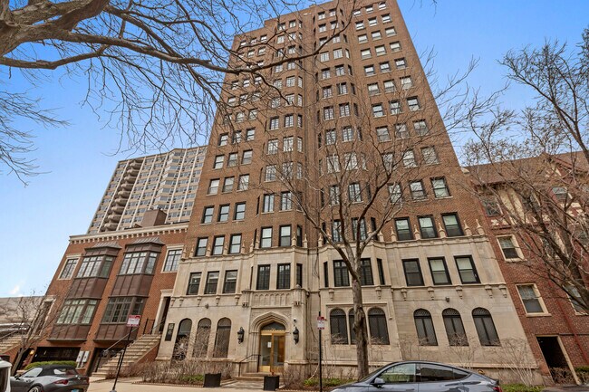 Building Photo - 534 W Stratford Pl