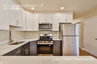Building Photo - 613 Oakwood St