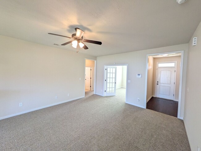 Building Photo - 859 Westlawn Dr