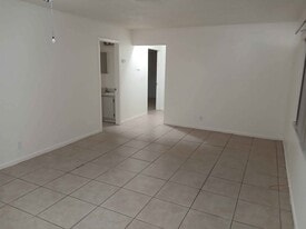 Building Photo - 9021 W Highland Pines Dr