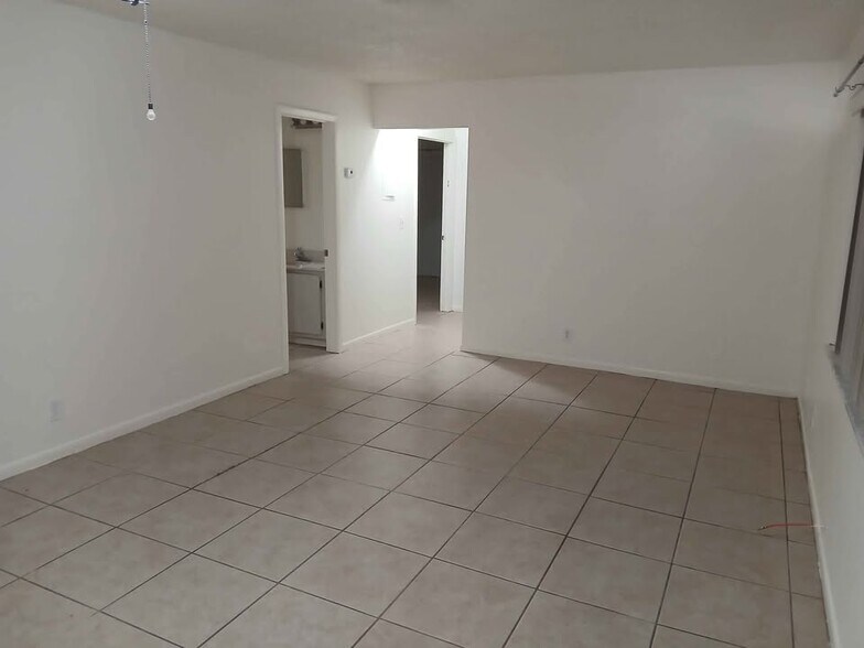 Living Room view at entrance - 9021 W Highland Pines Dr