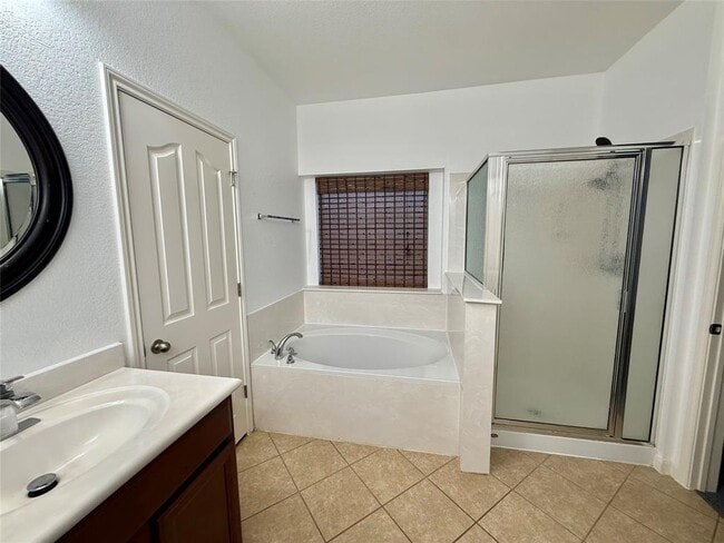 Building Photo - 904 Annadale Dr
