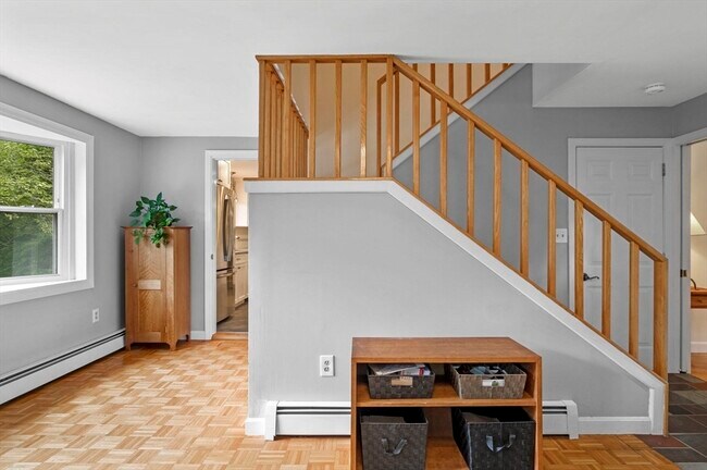 Building Photo - 8 Risley Rd