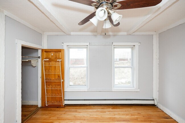 Building Photo - 10 Alpine St