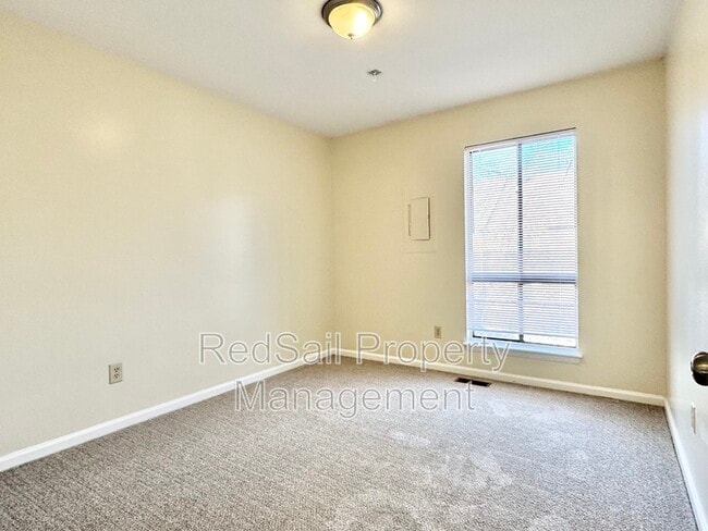 Building Photo - 1067 Willow Green Dr