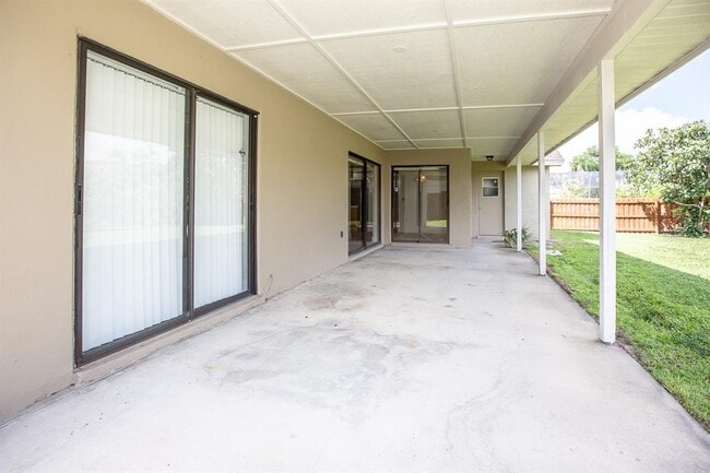 Building Photo - 4087 Waterview Loop