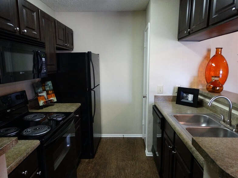 Walnut Creek 5901 Valleycreek Ln Arlington TX 76017 Apartment Finder