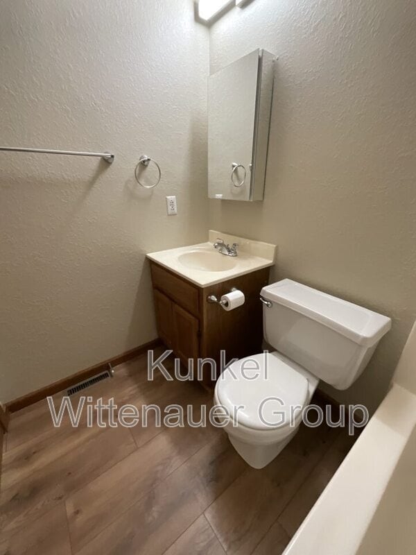 Building Photo - 19 Christine Dr