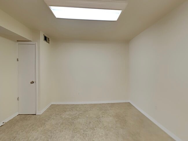 Building Photo - 154 Lori Anne Ln