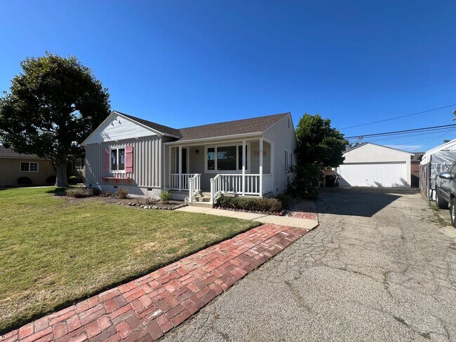 Building Photo - Clean and comfortable 3 bedroom available ...