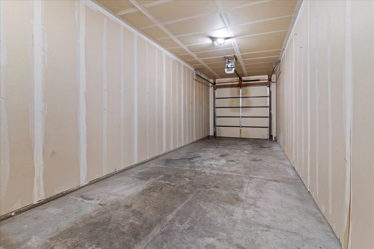 Building Photo - 2333 S Long Dr