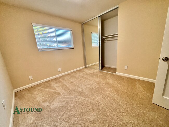 Building Photo - 2742 Broadmoor Ave